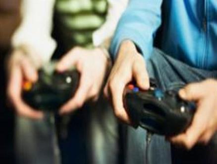 خطرات استفاده از بازی های آنلاین برای کودکان در فضای مجازی
