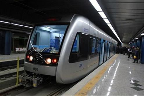 اقدام مرگبار زن 26 ساله در مترو