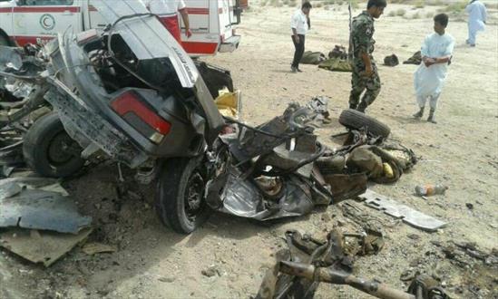 ارابه های مرگ همچنان در جاده های غیر استاندار سیستان و بلوچستان حادثه می سازد/ كشته و مجروح شدن 37 نفر در حوادث ترافیکی 72 ساعت گذشته   + تصاویر