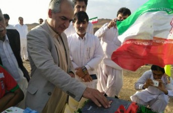 افتتاح پروژه تبدیل انرژی خورشیدی به برق در دشت آبخوان بخش مرکزی خاش/ بهره برداری از ۲۱ طرح کشاورزی خاش در هفته جهاد كشاورزي