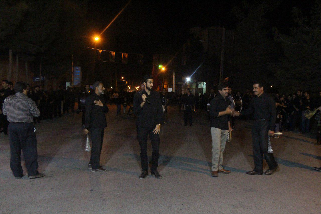 گزارش تصویری/ برگزاری مراسم سینه زنی و زنجیر زنی عزاداران حسینی در خاش