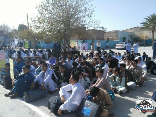 گزارش تصویری/ اعزام ۱۲۰ دانش آموز بسيجي شهرستان خاش به اردوي راهيان نور