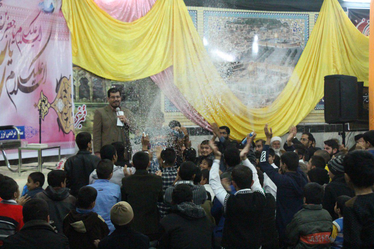 گزارش تصویری/ برگزاری مراسمات جشن و شادی ولادت حضرت محمد(ص) و امام جعفر صادق(ع) در شهرستان خاش