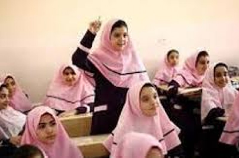 برخي مدارس سيستان و بلوچستان از حداقل امكانات محروم هستند/ دولت اصلا توجهي به مسئله آموزش در اين استان محروم ندارد