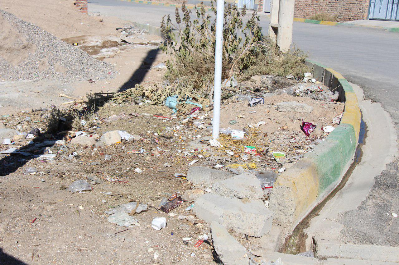 انباشت زباله ها در شهر و به خطر افتادن سلامت شهروندان خاشي + تصاویر