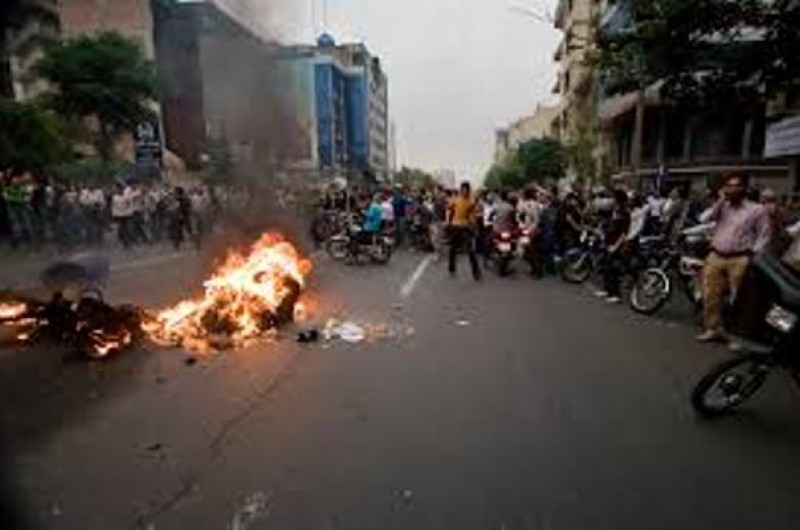 فتو نیوز/ اعتراضات کف خیابان نتیجه مماشات مسئولان در برابر فساد است