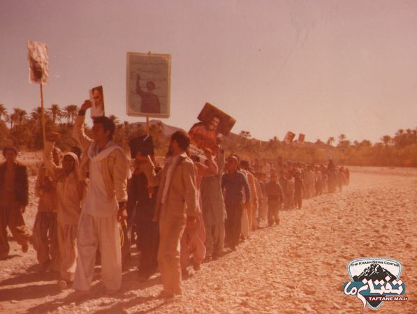 تصاویر دیده نشده از راهپیمایی مردم ایرندگان خاش در دوران انقلاب