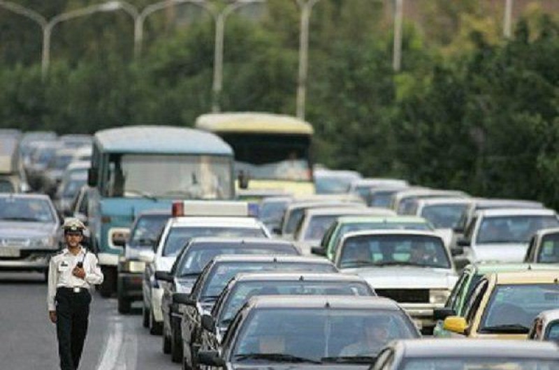 اعمال محدودیت‌های ترافیکی یوم‌الله ۲۲ بهمن در خاش/ شهروندان با ماموران راهنمايي و رانندگي همكاري لازم را داشته باشند