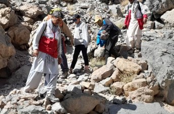 نجات کوهنوردان توسط هلال احمر خاش