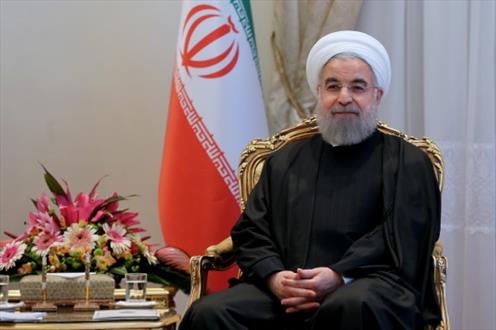مهمترین بسته مالی و پولی برای رونق در سال ۹۵ کلید خورد/ اهتمام ویژه به تحقق بندهای ۹ و ۱۹ سیاستهای اقتصاد مقاومتی