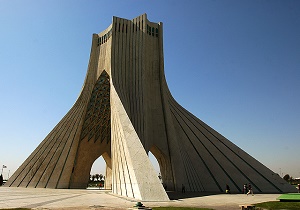 اتمام عملیات بازسازی برج آزادی تا پایان شهریور ماه/ بودجه 9 میلیاردی برای بازسازی این برج ناچیز است 