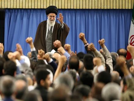جمعی از مسئولان نظام و سفرای کشورهای اسلامی با رهبرانقلاب دیدار می‌کنند