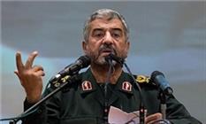 دولت بدون تفنگ تحقیر و تسلیم خواهد شد/ فعالیت‌های‌ سپاه‌ در عرصه محرومیت‌زدایی‌ و‌ سازندگی است نه اقتصادی/ اگر‌ فعالیت‌های‌ سازندگی‌ سپاه نبود تحریم‌ها عرصه را بر دولت و کشور تنگ می‌کرد