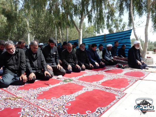 اقامه نماز ظهر تاسوعا در شهرستان خاش به روايت تصوير