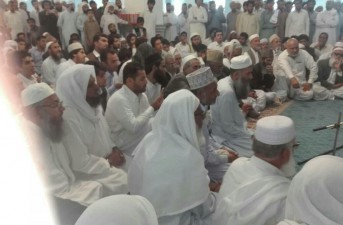 گزارش تصويري/ صلح و سازش ۴ طايفه پس از چندين سال درگيري و اختلاف در جنوب شرق كشور