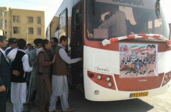 گزارش تصویری/ اعزام ۱۲۰ دانش آموز بسيجي شهرستان خاش به اردوي راهيان نور