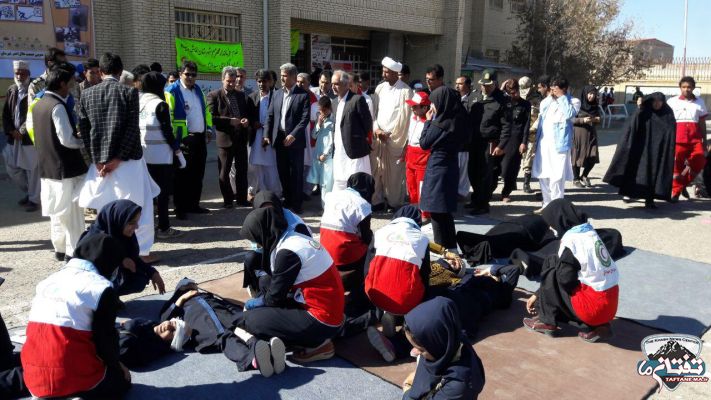 اجراي مانور ايمني و زلزله در مدارس شهرستان خاش از نگاه لنز دوربين