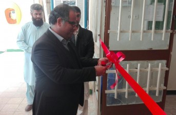 دهه مبارك فجر نماد استکبار ستیزی ملت ایران اسلامي است/ برپايي نمایشگاه عکس و مطبوعات انقلاب اسلامي در دانشكده صنعت و معدن خاش + تصاوير