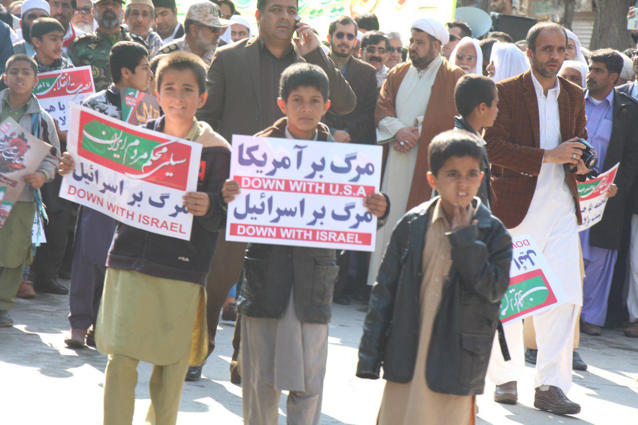 گزارش تصویری/ حضور گسترده و دشمن شکن مردم شهرستان خاش در راهپیمایی 22 بهمن