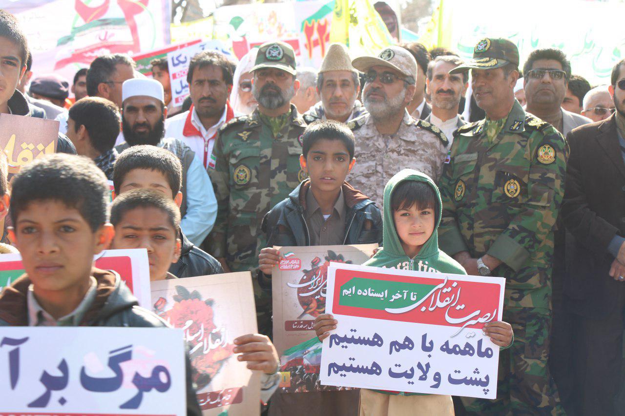 گزارش تصویری/ حضور گسترده و دشمن شکن مردم شهرستان خاش در راهپیمایی 22 بهمن