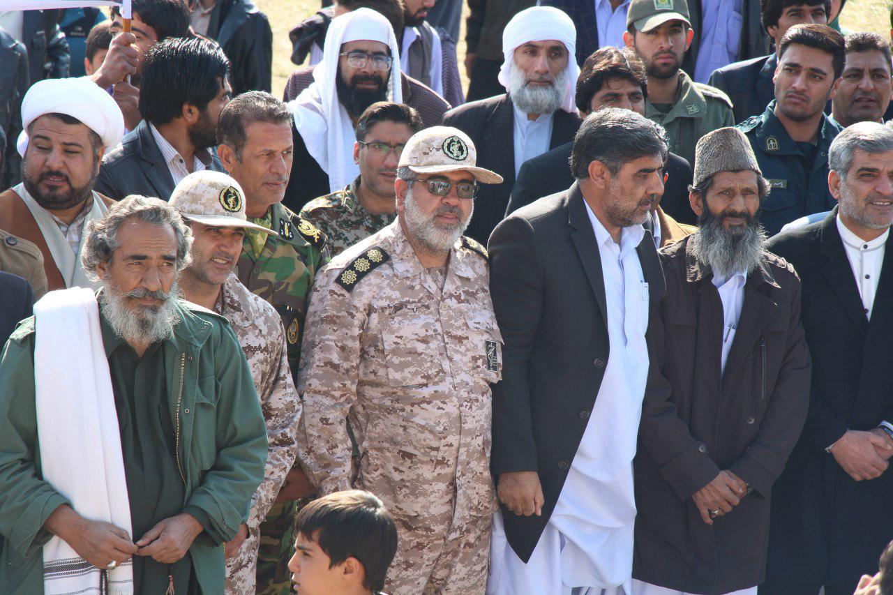 گزارش تصویری/ حضور گسترده و دشمن شکن مردم شهرستان خاش در راهپیمایی 22 بهمن