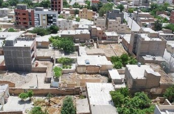 نماهای ساختمانی ناهمگون، معضل و چالش بافت شهری خاش