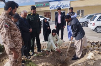 روز درخت کاری شهرستان تفتان بخش مرکزی /حضور فرماندار شهرستان تفتان در مراسم روز درختکاری