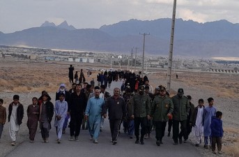 همایش بزرگ پیاده‌روی خانوادگی در خاش برگزار شد