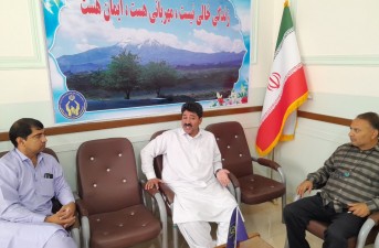 شهروندان کم‌بضاعت با شهرداری خاش همکاری دارند