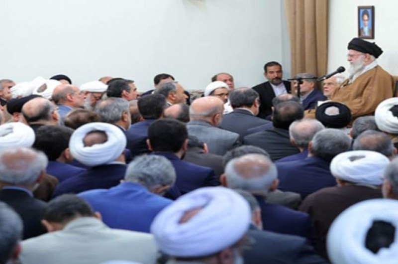 مسائل کشور را به گفتگوها گره نزنیم