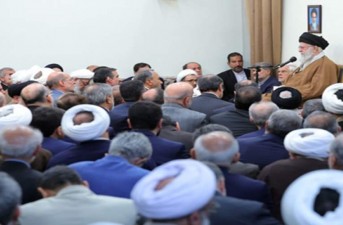 مسائل کشور را به گفتگوها گره نزنیم