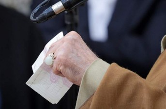 راز انگشتر سفید رهبر انقلاب چیست؟
