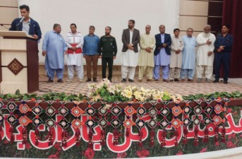 تجلیل از کارگران پرتلاش شهرداری خاش؛