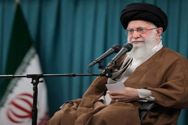 کارگر یکی از ستون‌های اصلی جامعه است