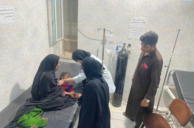 نجات کودک ۱۵ماهه دچار مسمومیت با بنزین