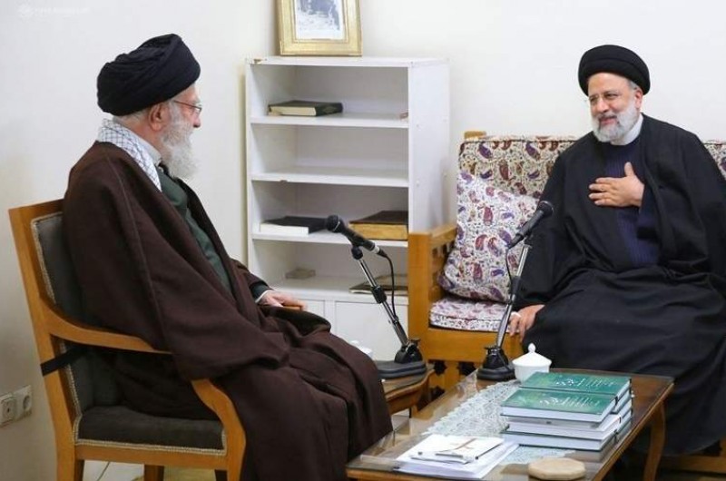 آغاز مراسم بزرگداشت شهید رئیسی با حضور امام خامنه‌ای
