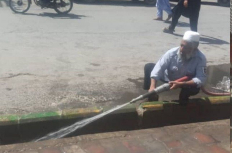 پاک‌سازی کامل خیابان مراد ریگی پس از ذبح دام‌ها