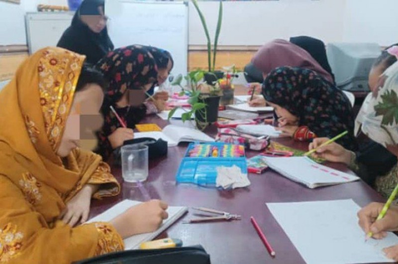 دومین جلسه از کارگاه کتاب‌خوانی «باغ بیدار»  در مؤسسه دارالاکرام شعبه خاش برگزار شد.