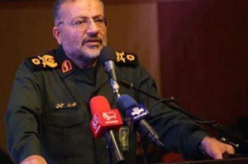 دشمن خبیث همچون مار زخم‌ خورده است