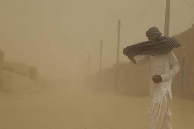 طوفان سیستان با سرعتی بالای صد کیلومتر