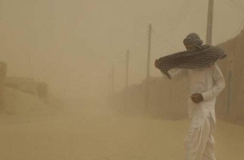 طوفان ۱۱۲ کیلومتری زابل را در نور دید