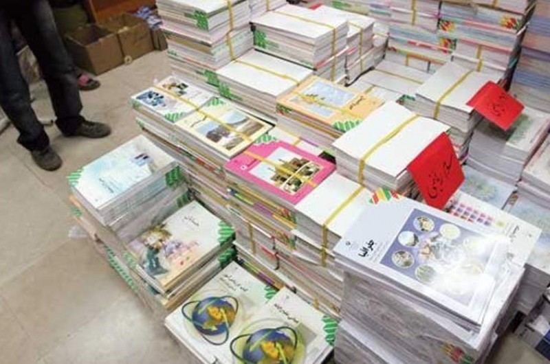 توزیع کتاب‌های درسی بدون مشکل برای دانش‌آموزان ایرانی