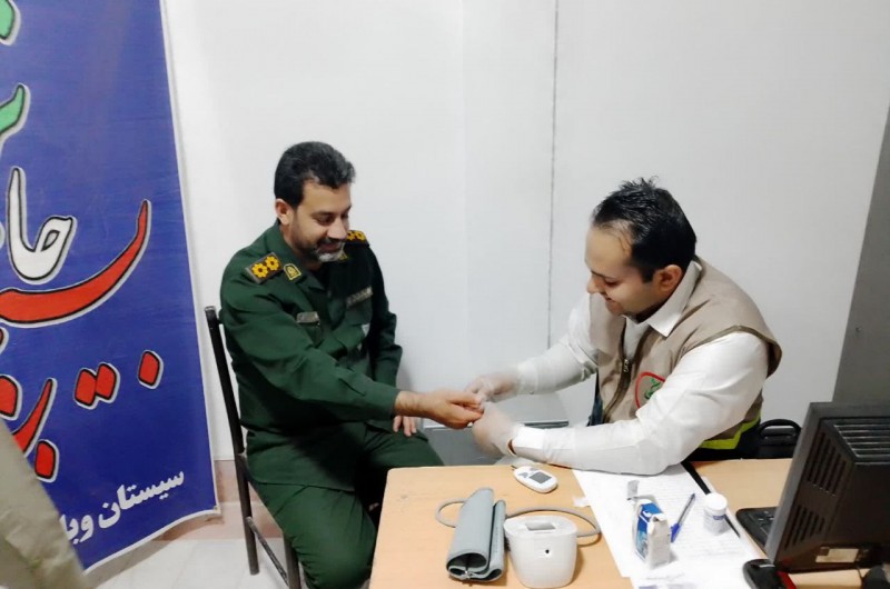 برپایی ایستگاه سلامت و غربالگری قند خون در سپاه خاش