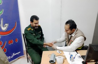 برپایی ایستگاه سلامت و غربالگری قند خون در سپاه خاش