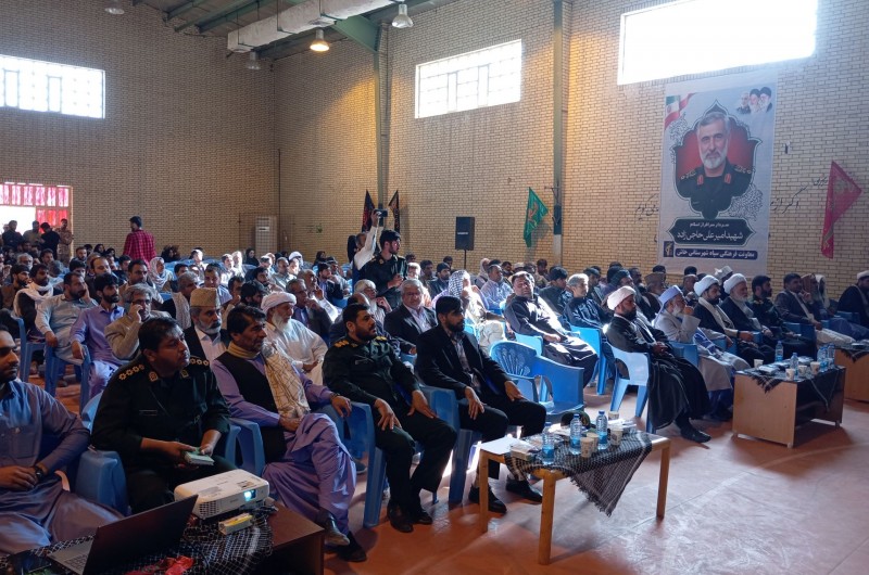 شهدا چراغ راه استقلال و اقتدارند