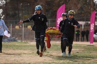 رقابت دختران یاس در نخستین مسابقات امدادی