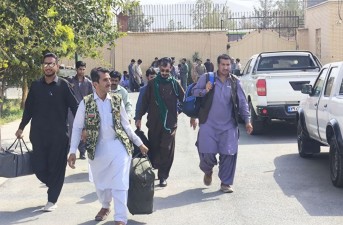 اعزام کاروان ۵۰ نفره جهادگران بسیجی شهرستان خاش به مشهد مقدس فرهنگ بسیجی